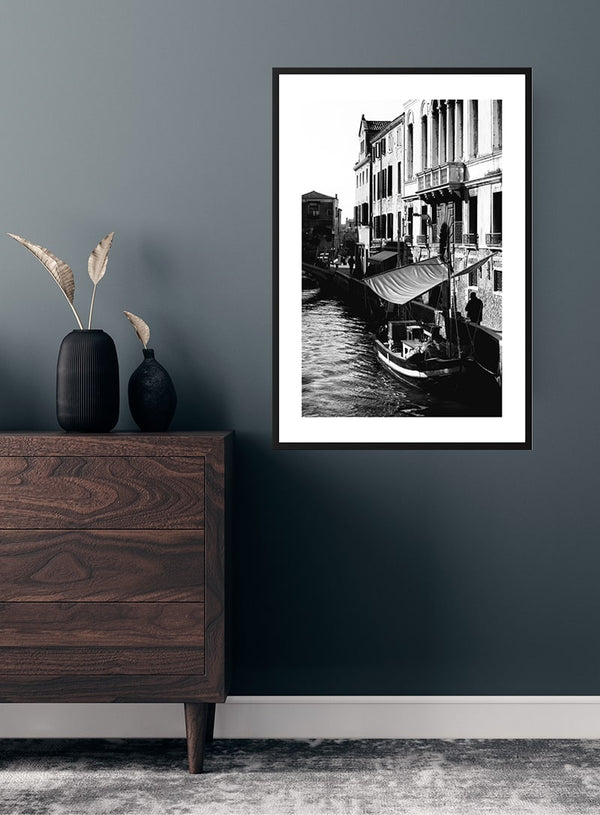 Plakat med båd i Venedig