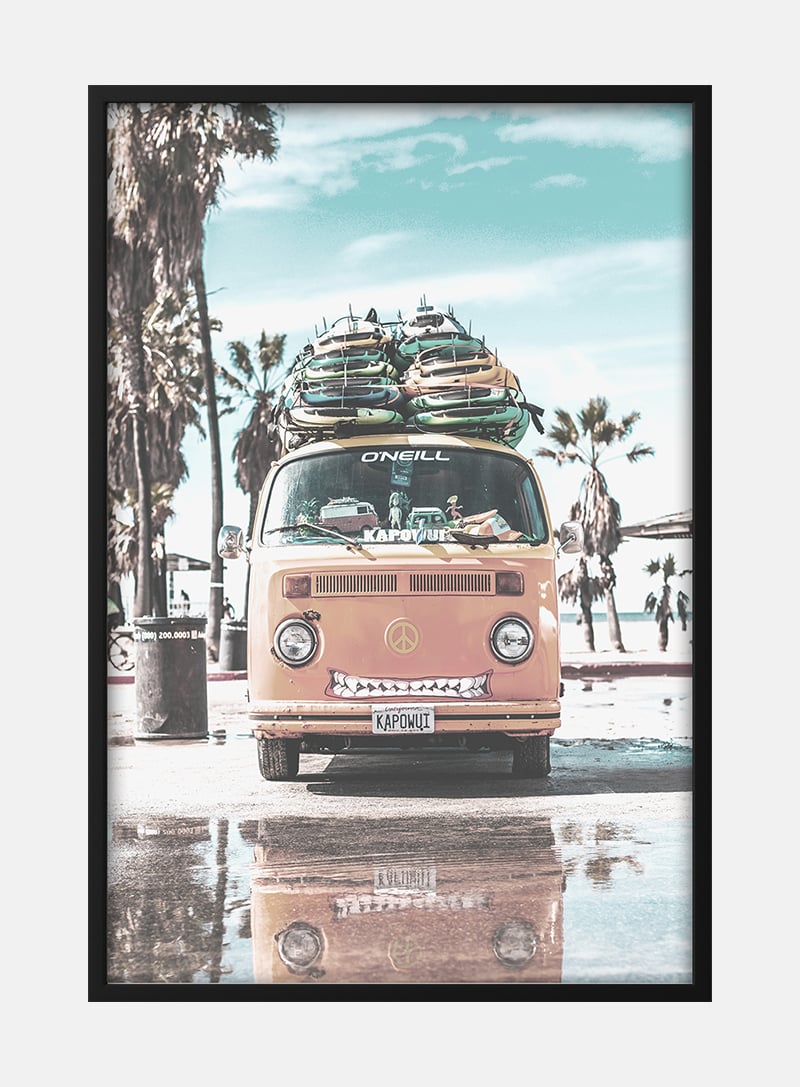 Billede af Surfers Van on Beach Plakat